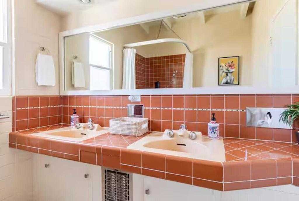 main property photo 65