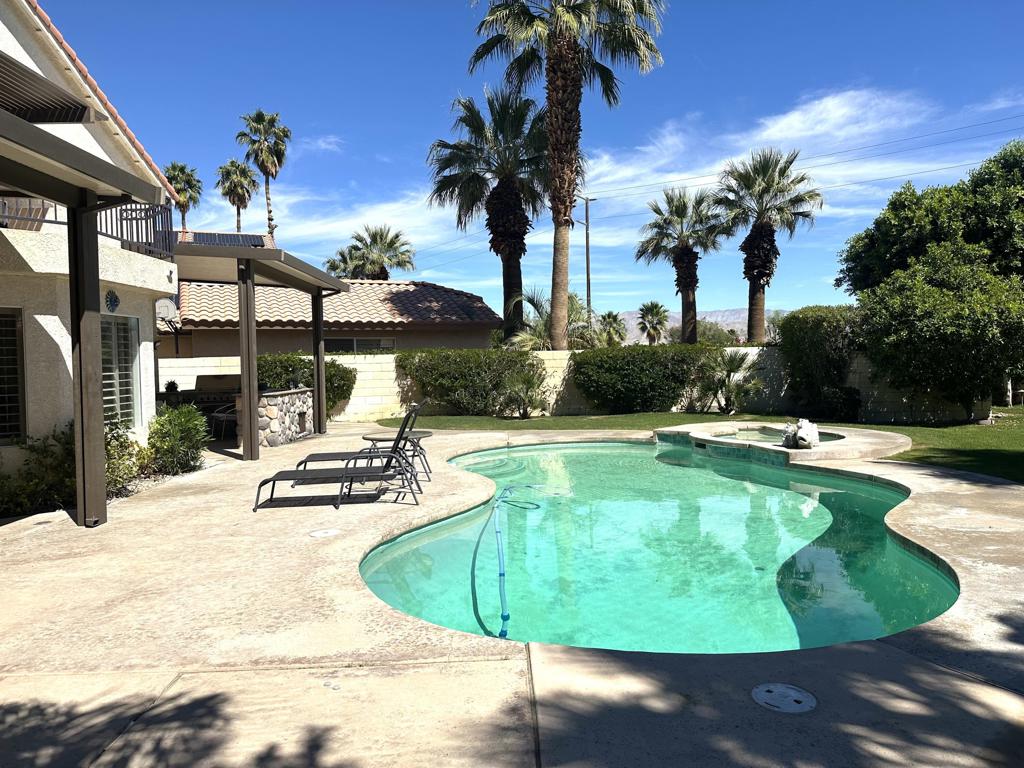 main property photo 12