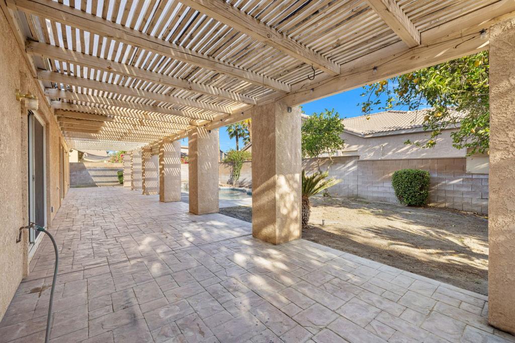 main property photo 16