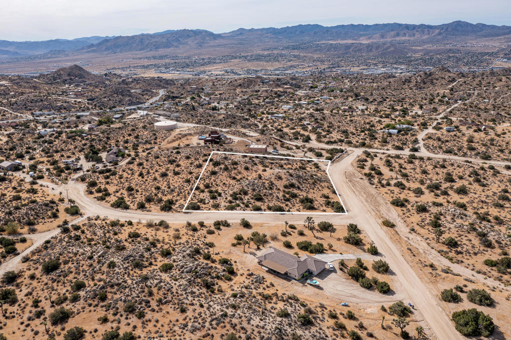 main property photo 11