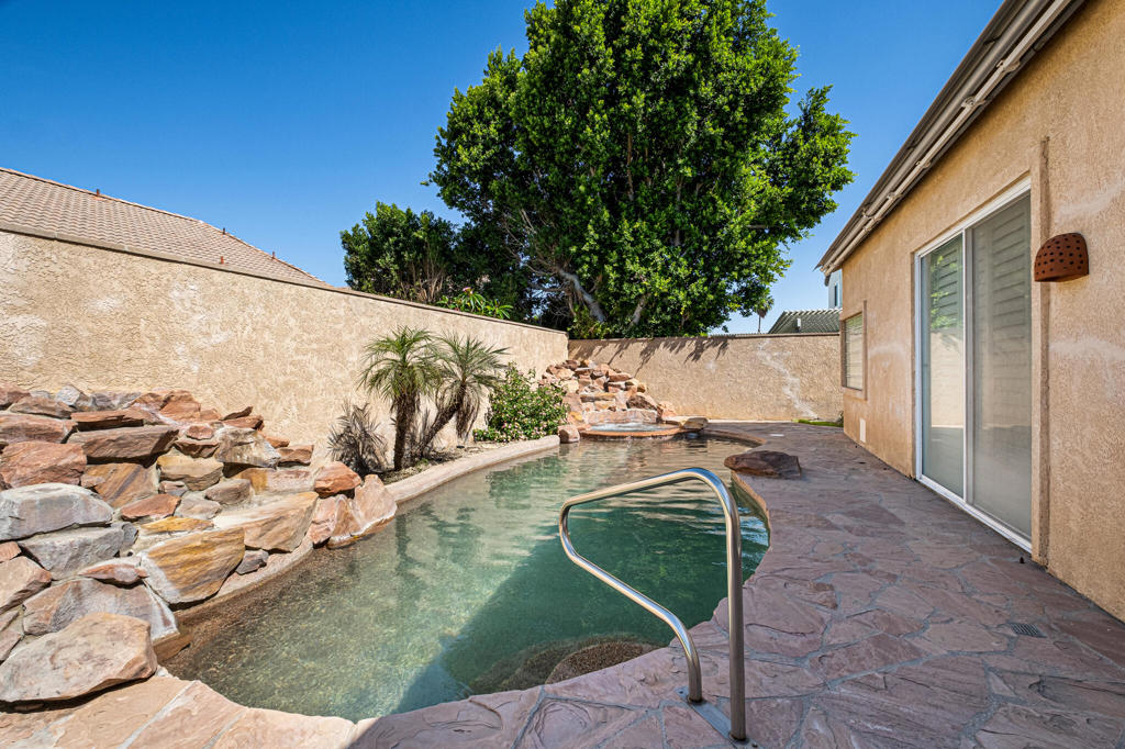 main property photo 33