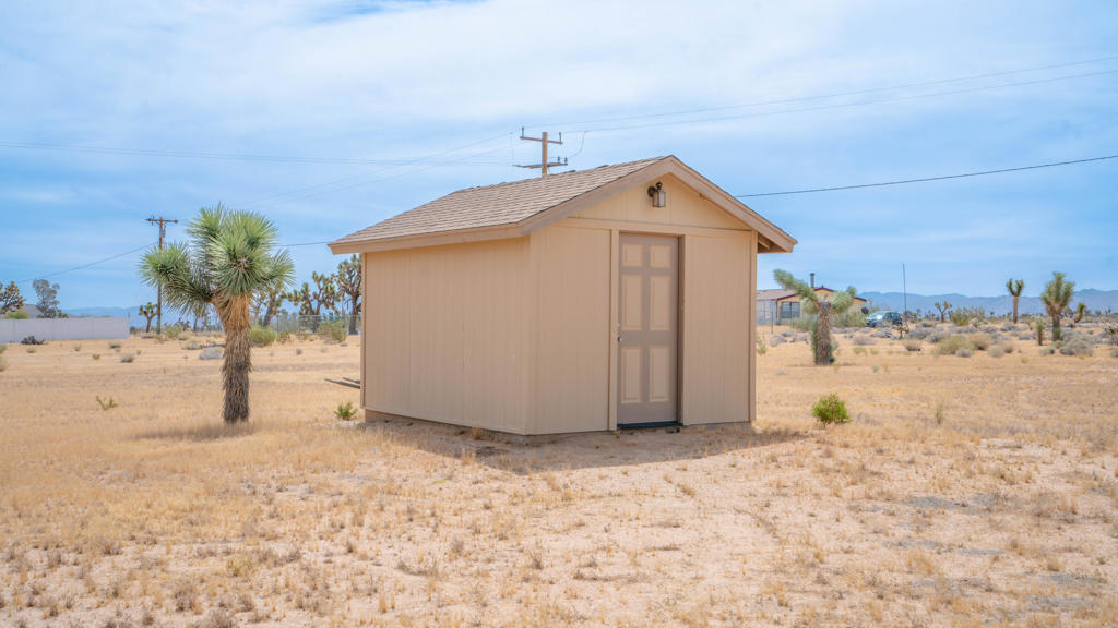 main property photo 28