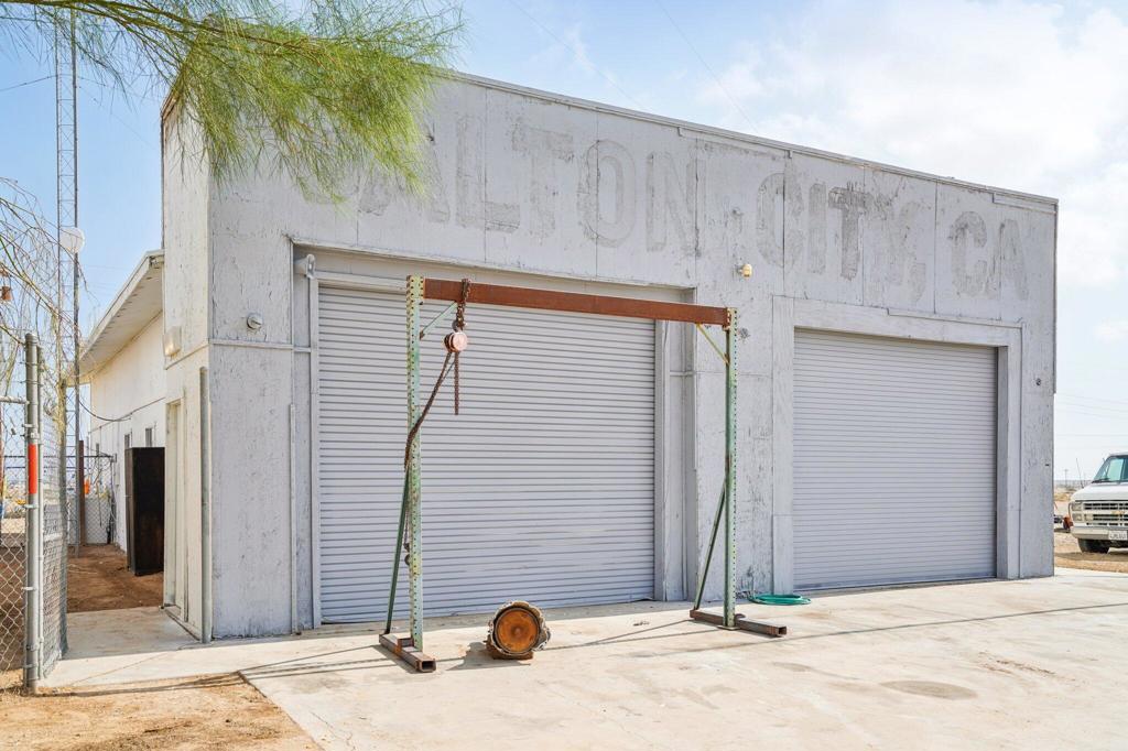 main property photo 29
