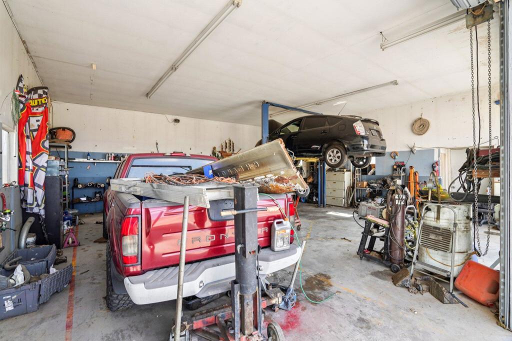 main property photo 33