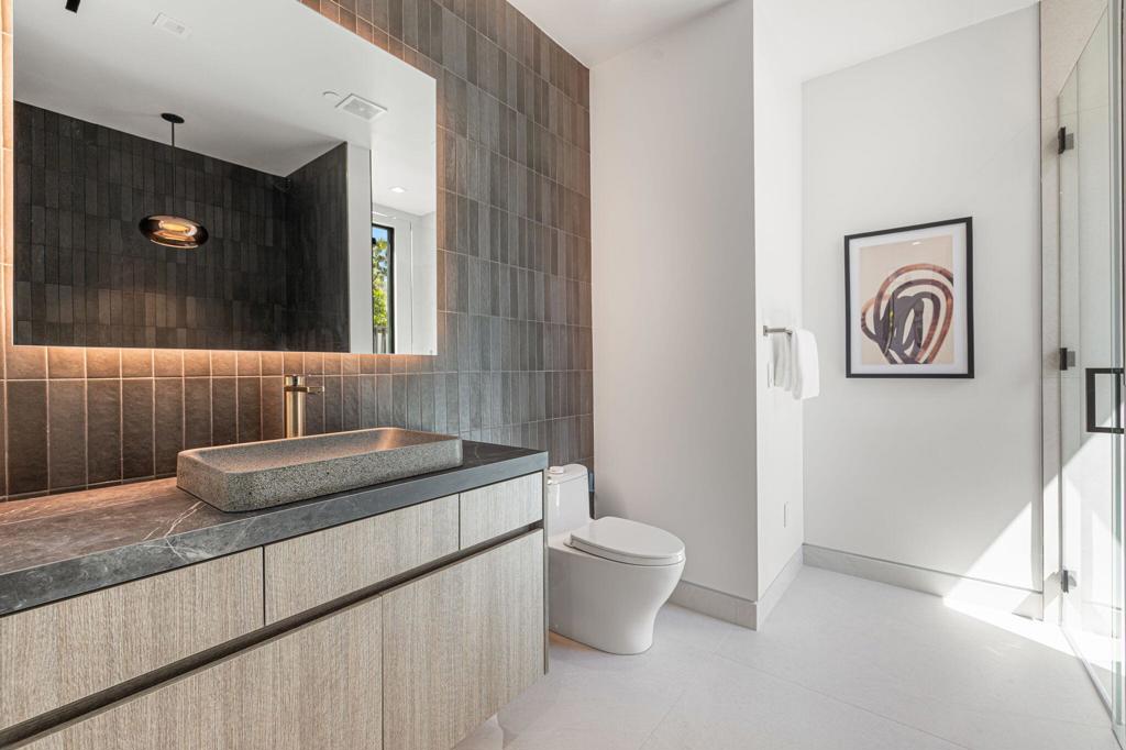 main property photo 70