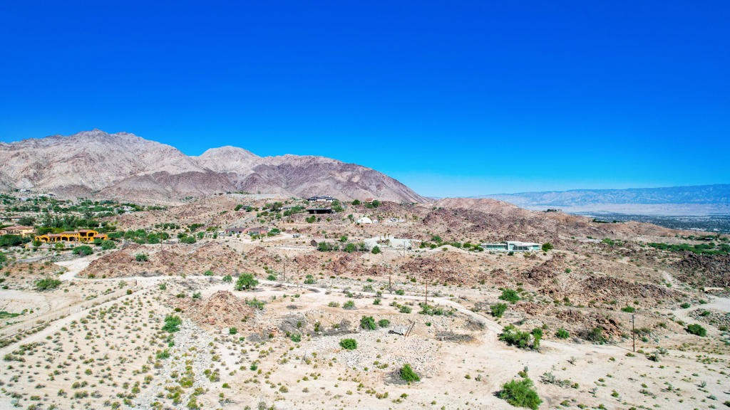 main property photo 10