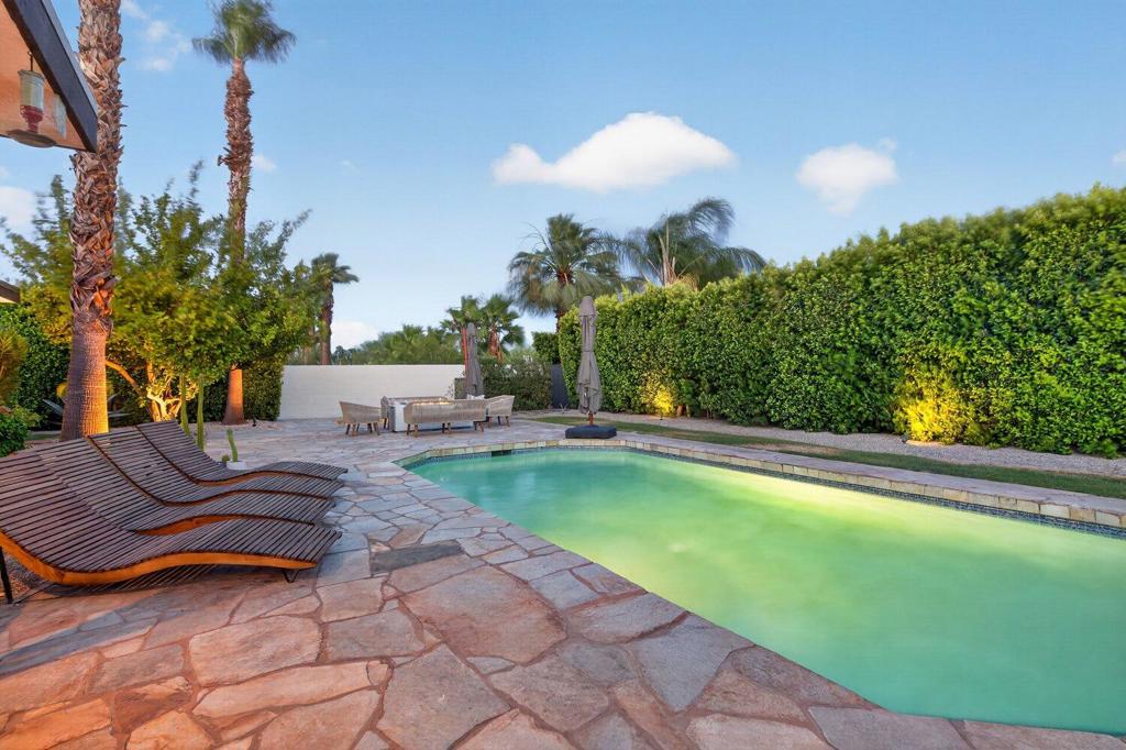 main property photo 50