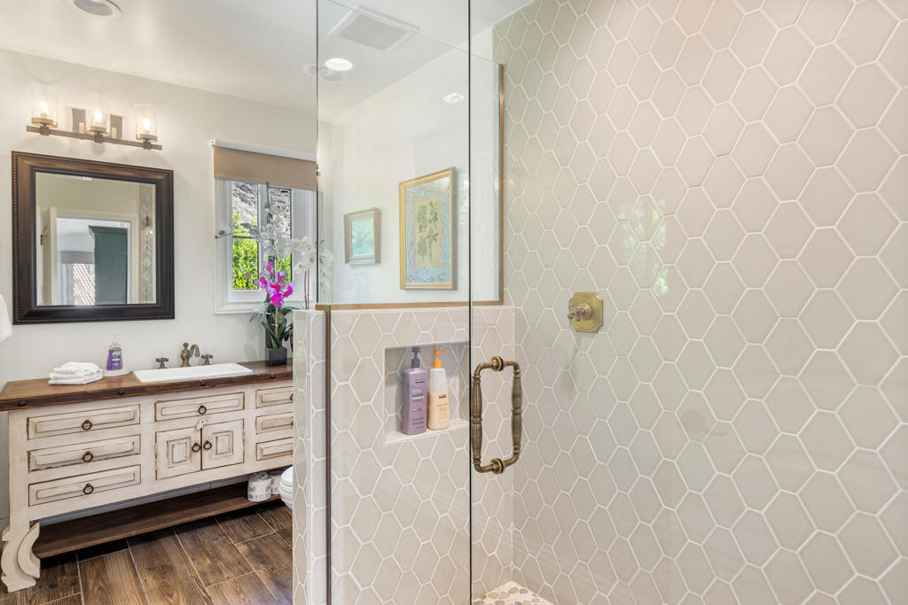 main property photo 65