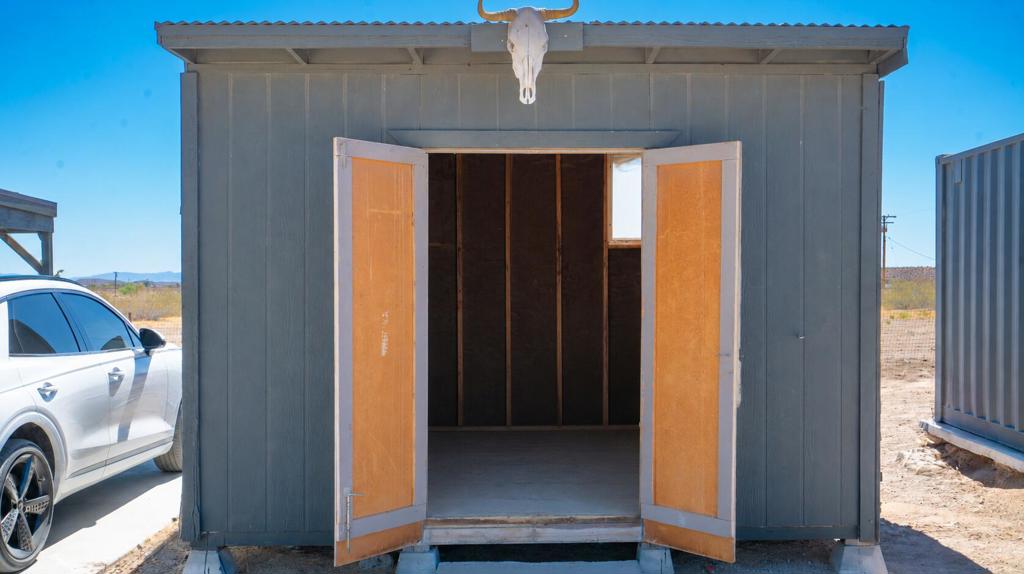 main property photo 41