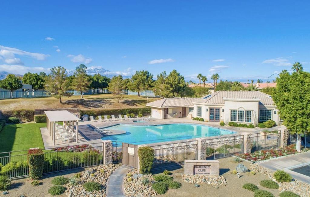 main property photo 24