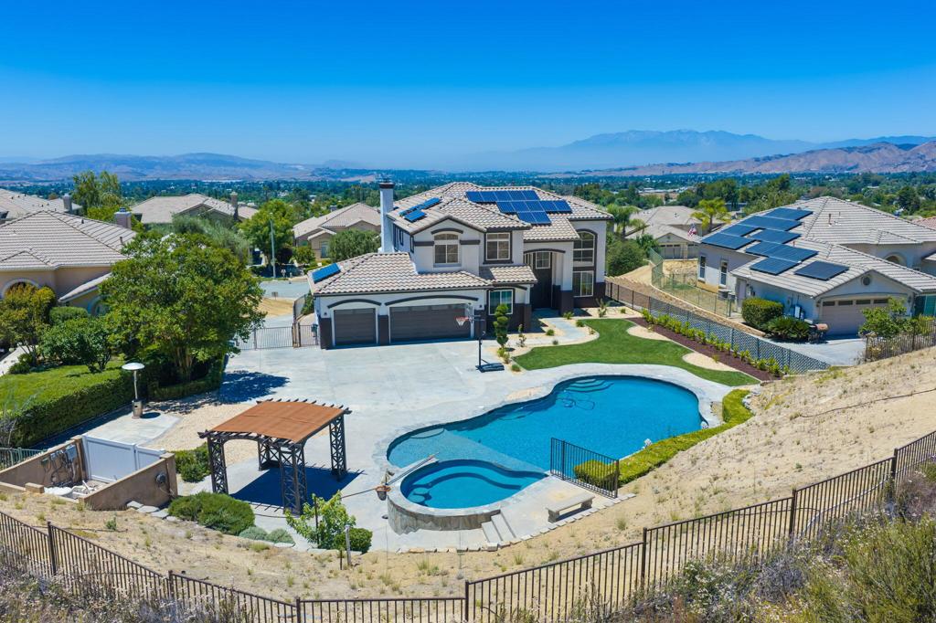 main property photo 14