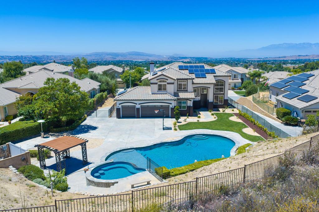 main property photo 15