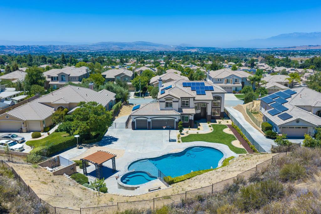 main property photo 16