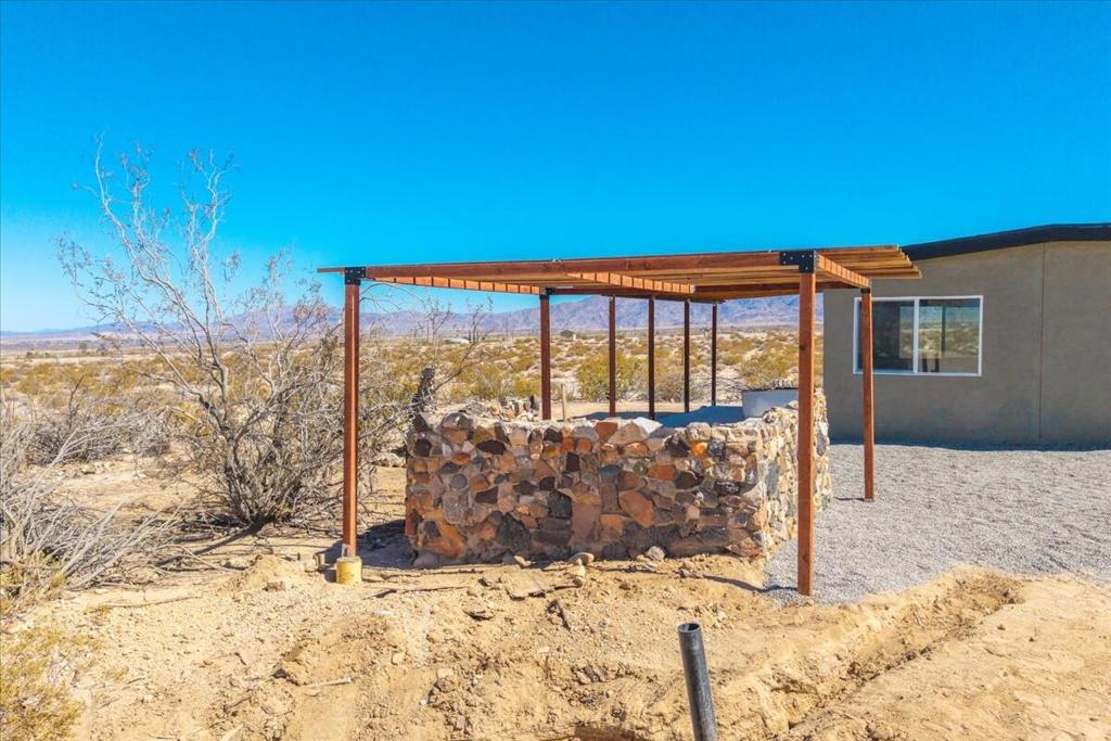 main property photo 23