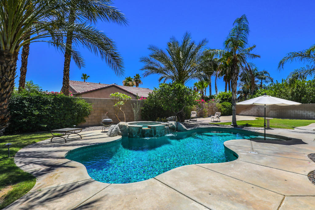 main property photo 14