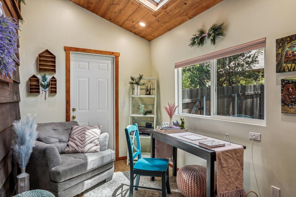 main property photo 22