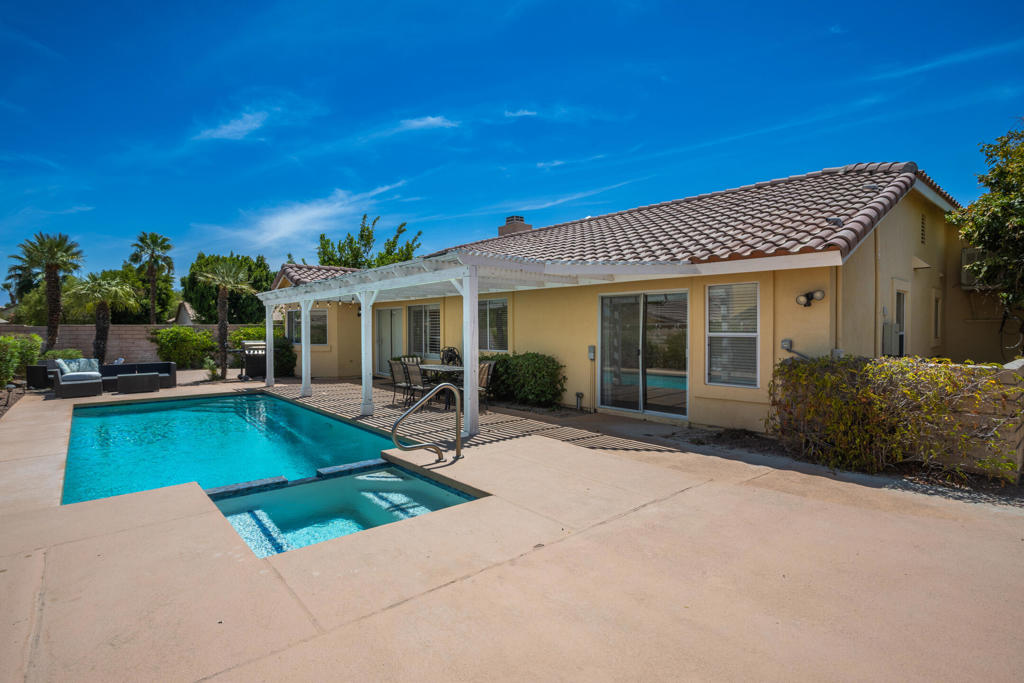 main property photo 11