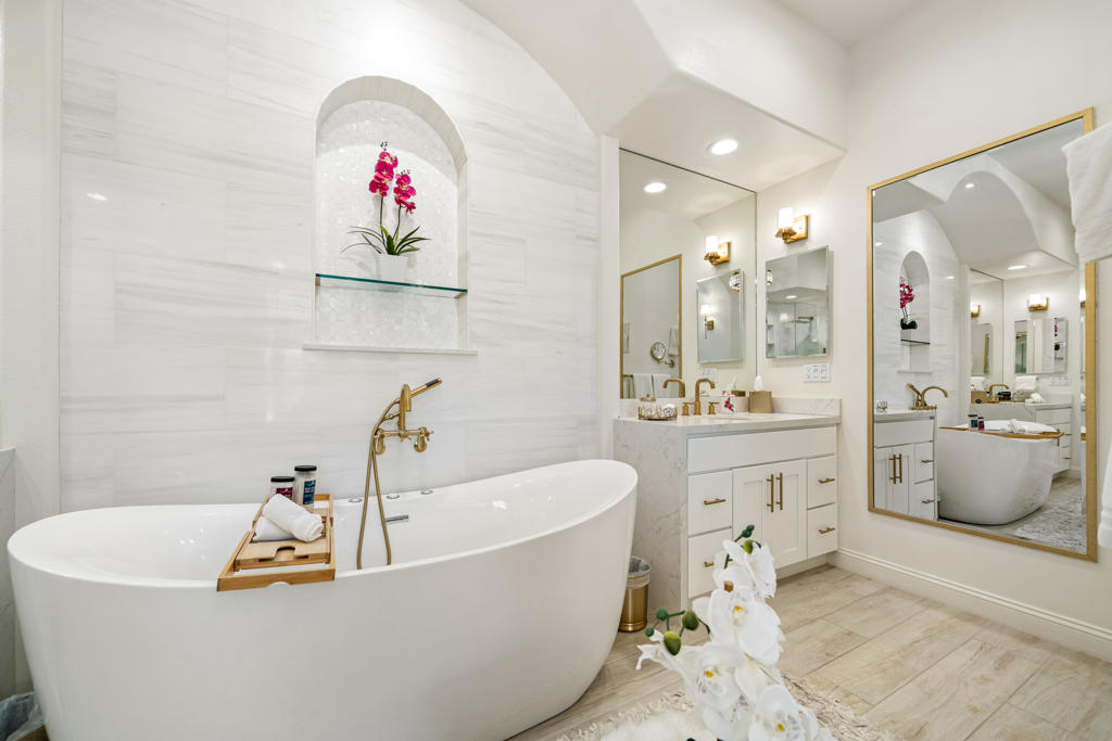 main property photo 74
