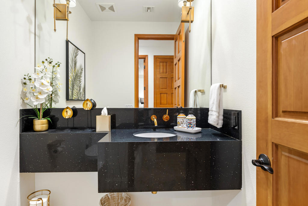 main property photo 79