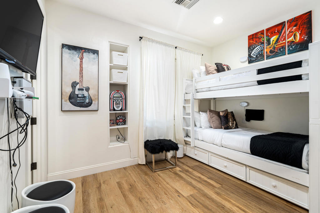 main property photo 80