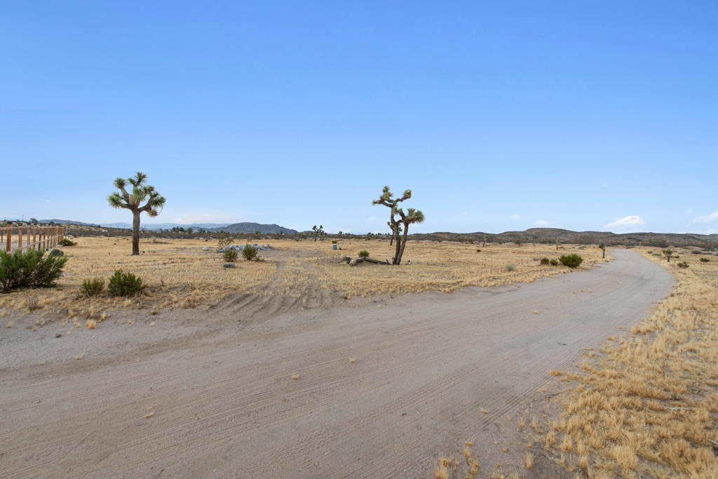 main property photo 6