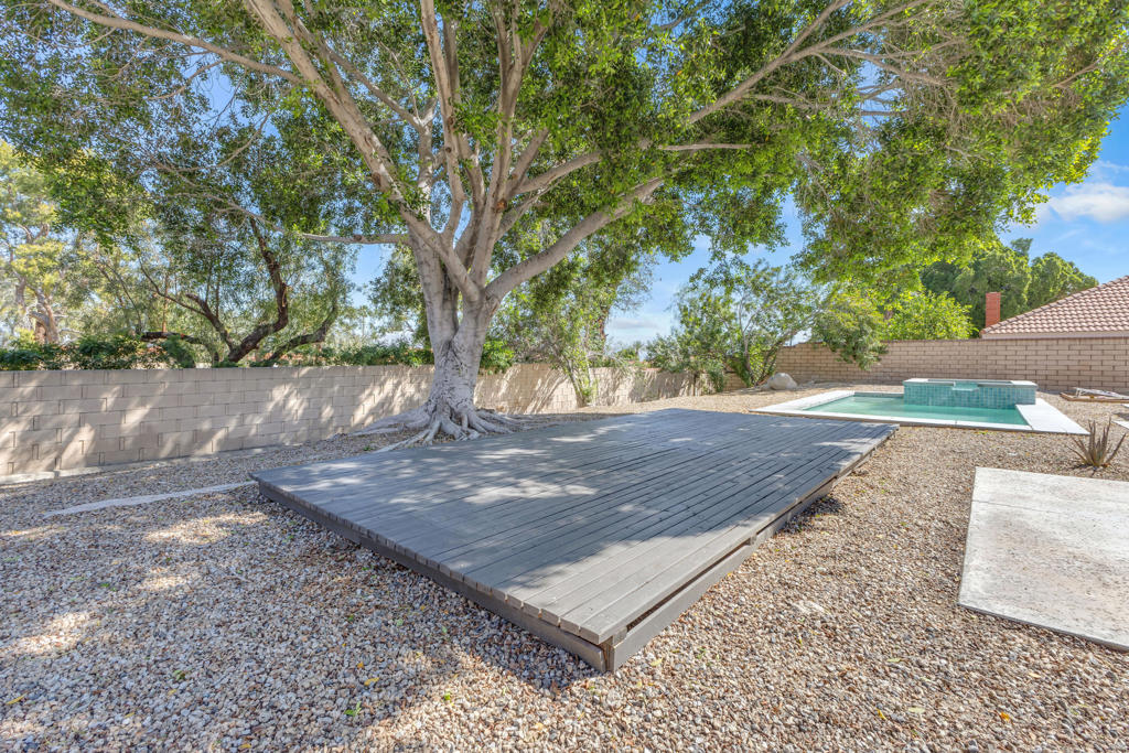 main property photo 26