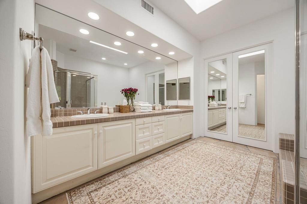 main property photo 77