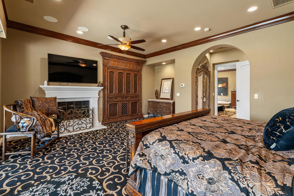 main property photo 50