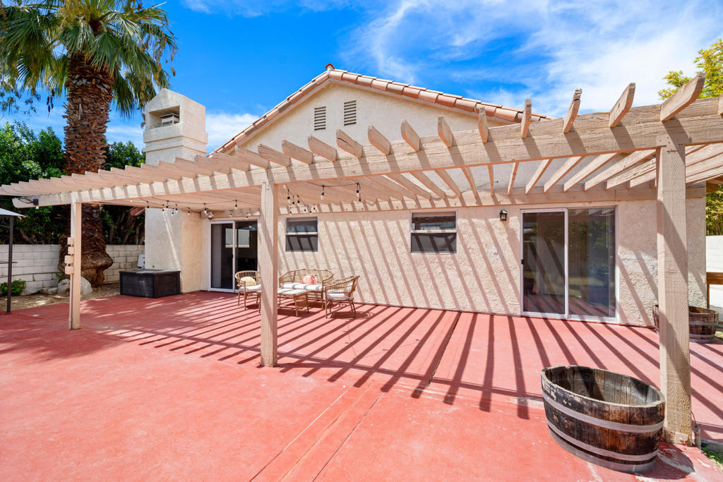 main property photo 16