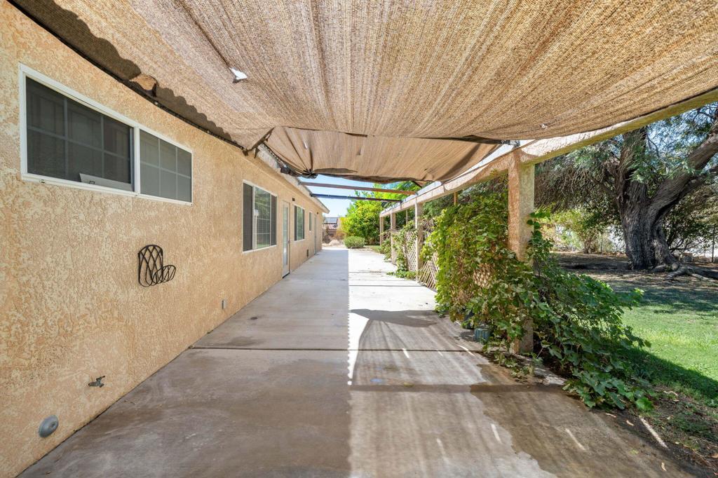 main property photo 28