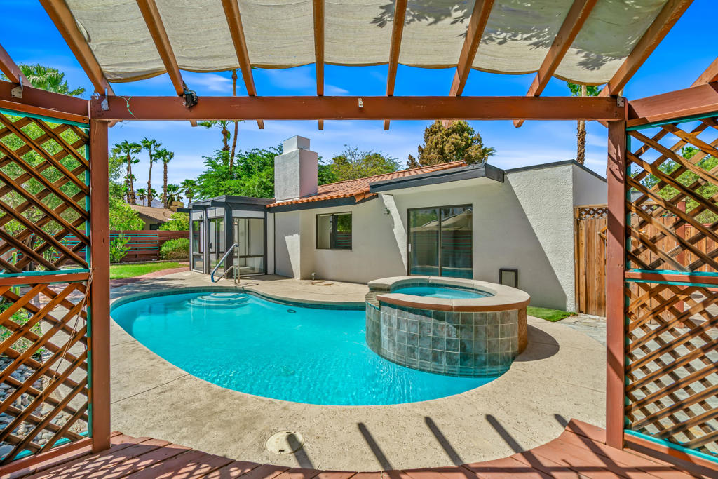 main property photo 30