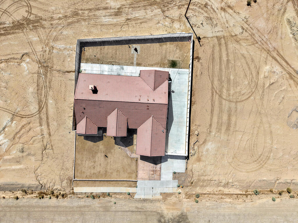 main property photo 40