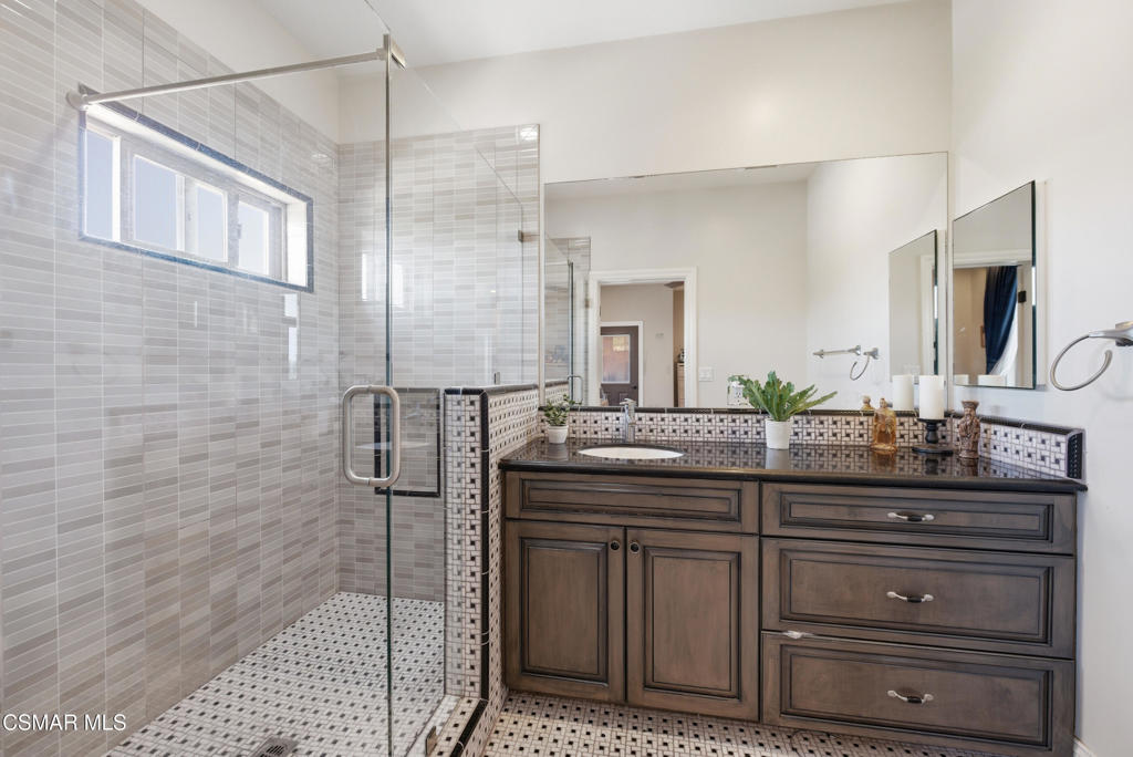 main property photo 78