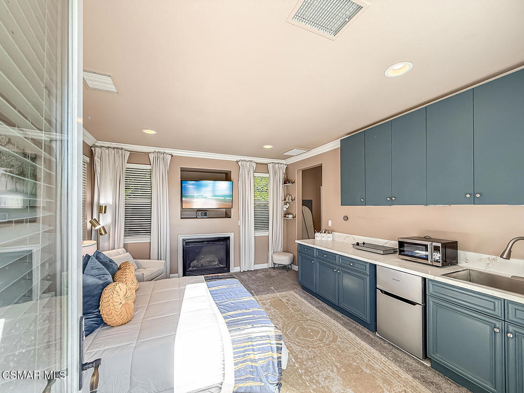 main property photo 77