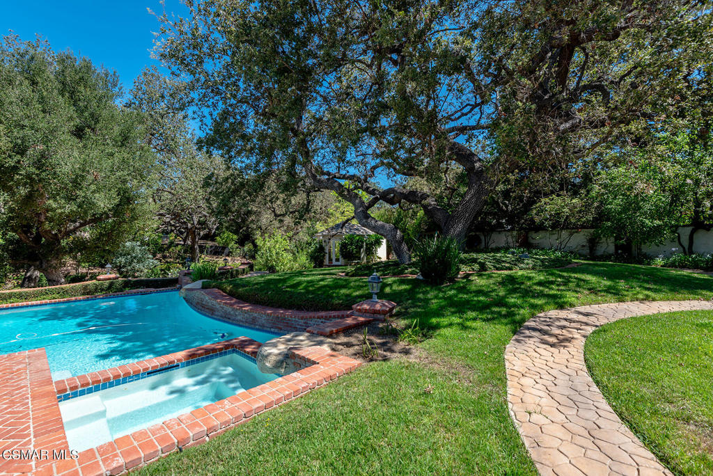 main property photo 45