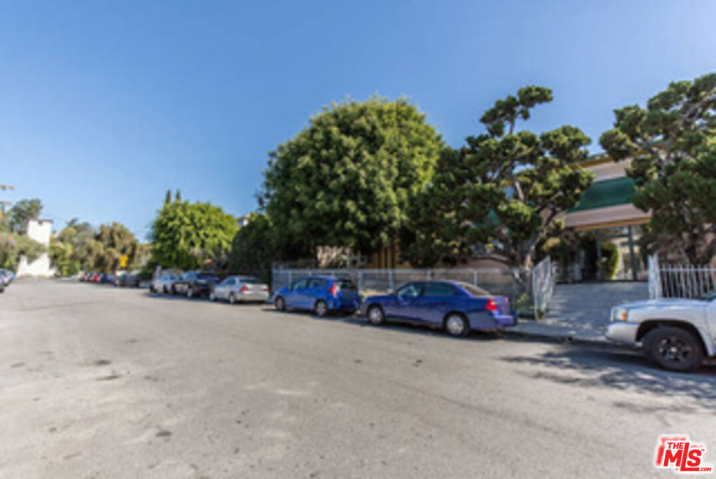 main property photo 25