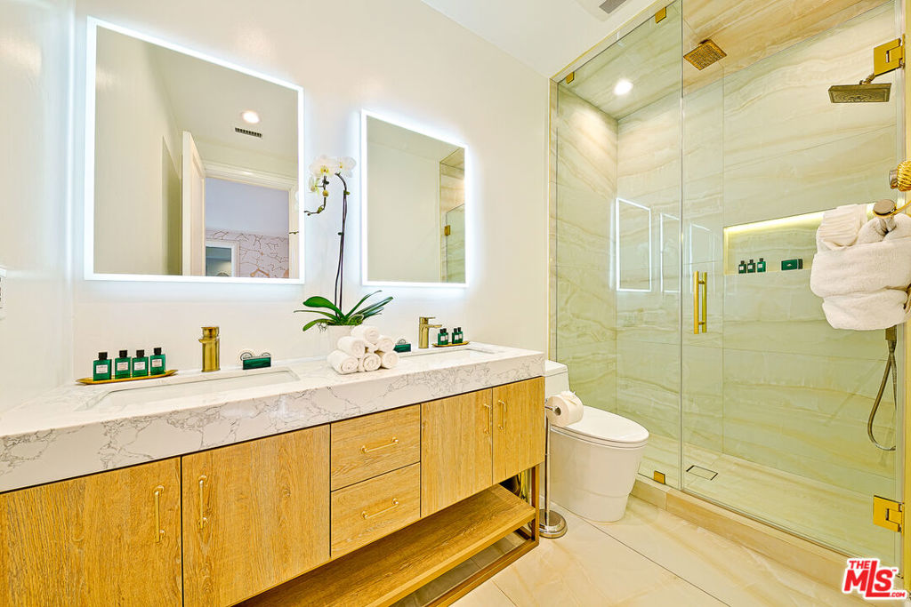 main property photo 75