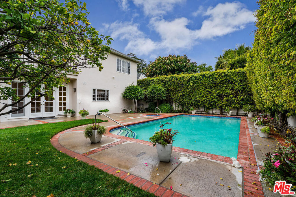 main property photo 24