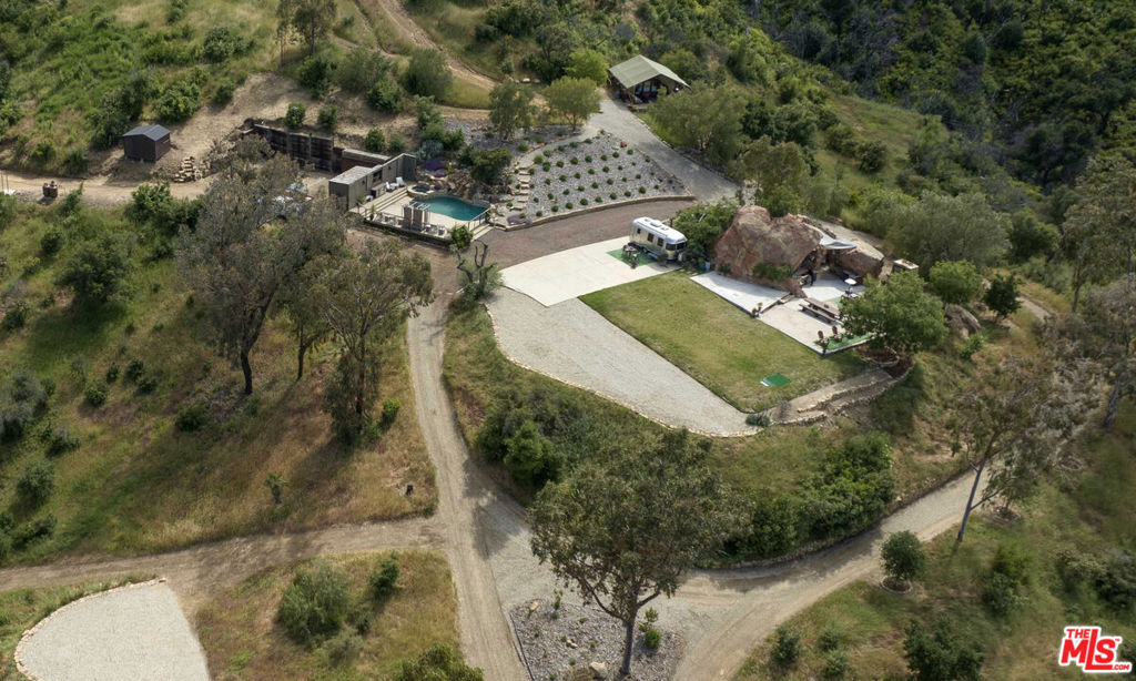 main property photo 29