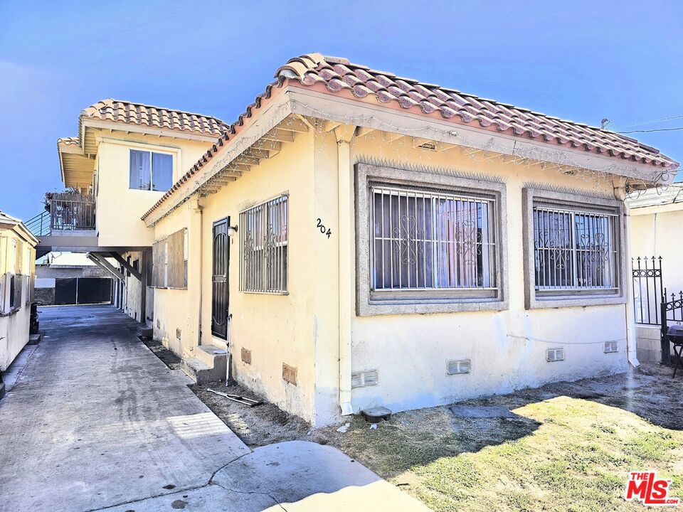 main property photo 13