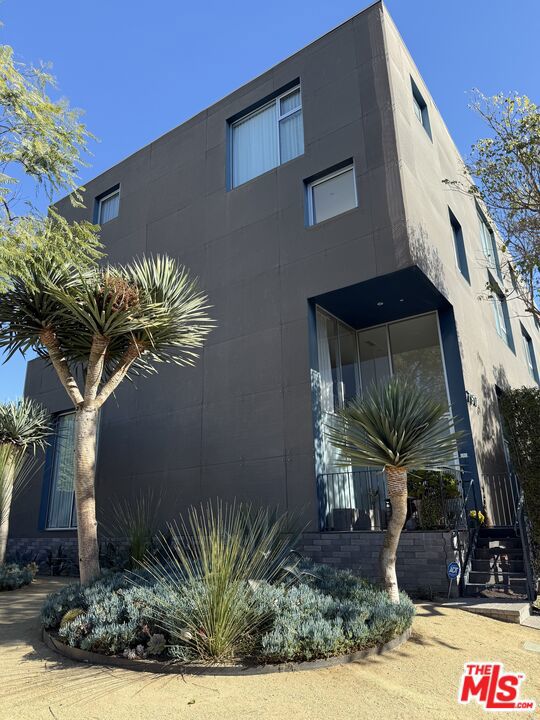 main property photo 29