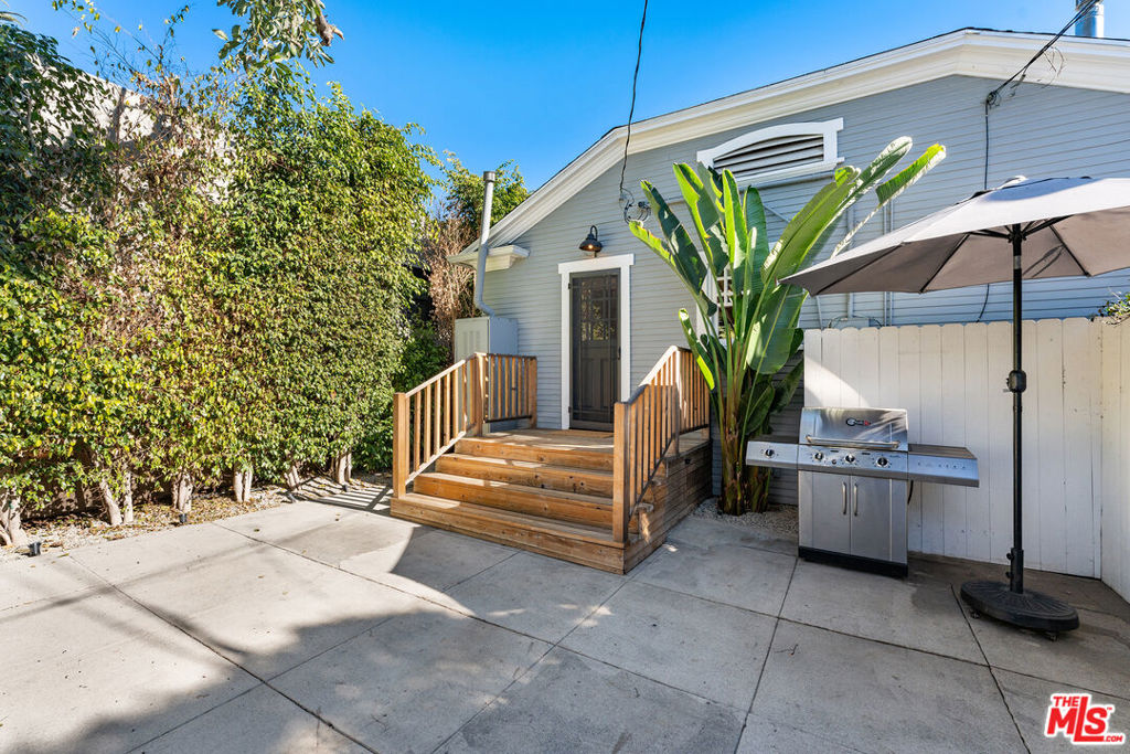 main property photo 30