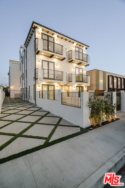 main property photo 30