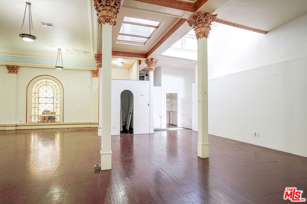 main property photo 26