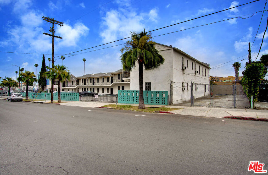 main property photo 15