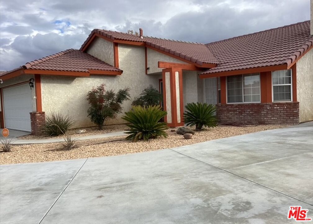 main property photo 2