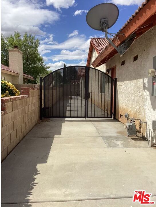main property photo 5