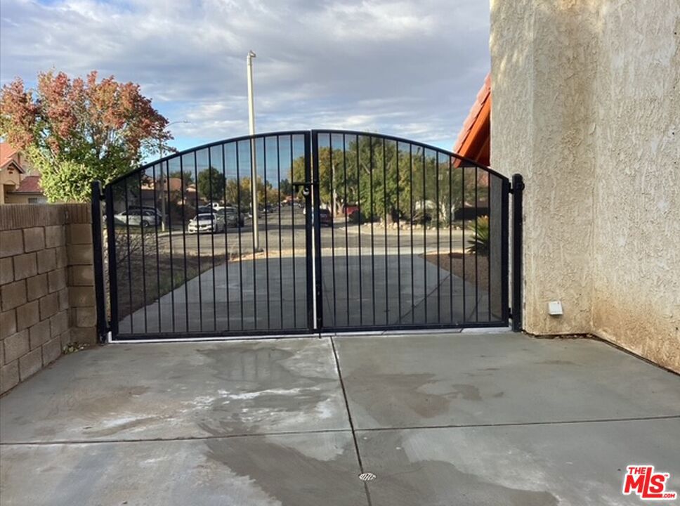 main property photo 67