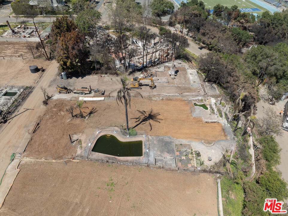 main property photo 8