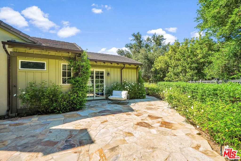 main property photo 50